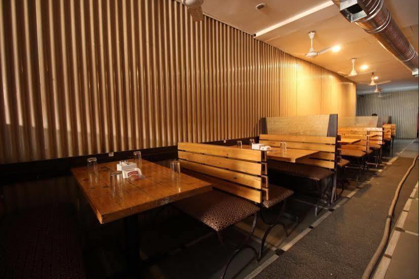Hotel Q Deck Bombaim Exterior foto