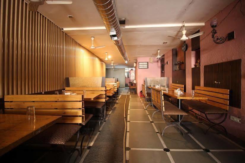 Hotel Q Deck Bombaim Exterior foto
